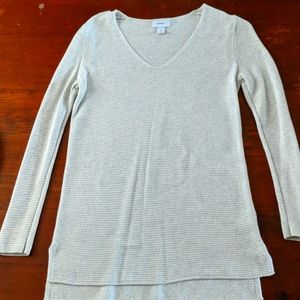 Women's old navy sweater